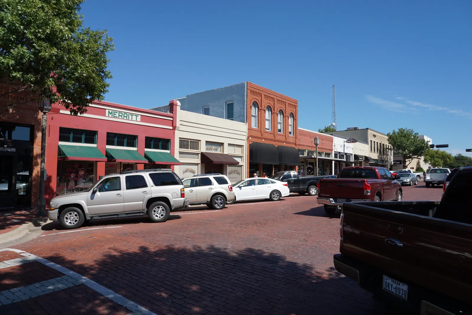 15th Street in downtown Plano, Texas
