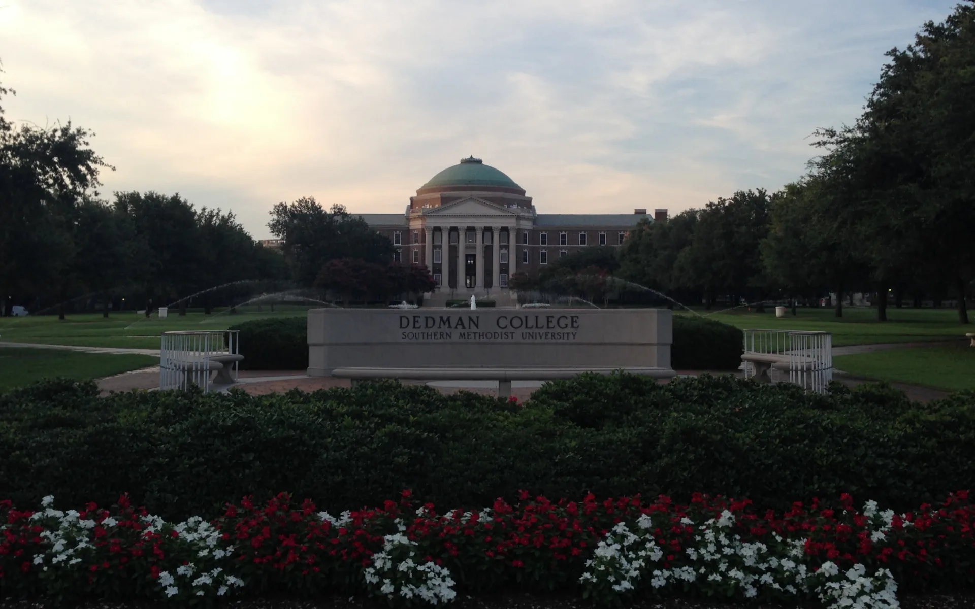 Dallas Hall on the Southern Methodist University campus