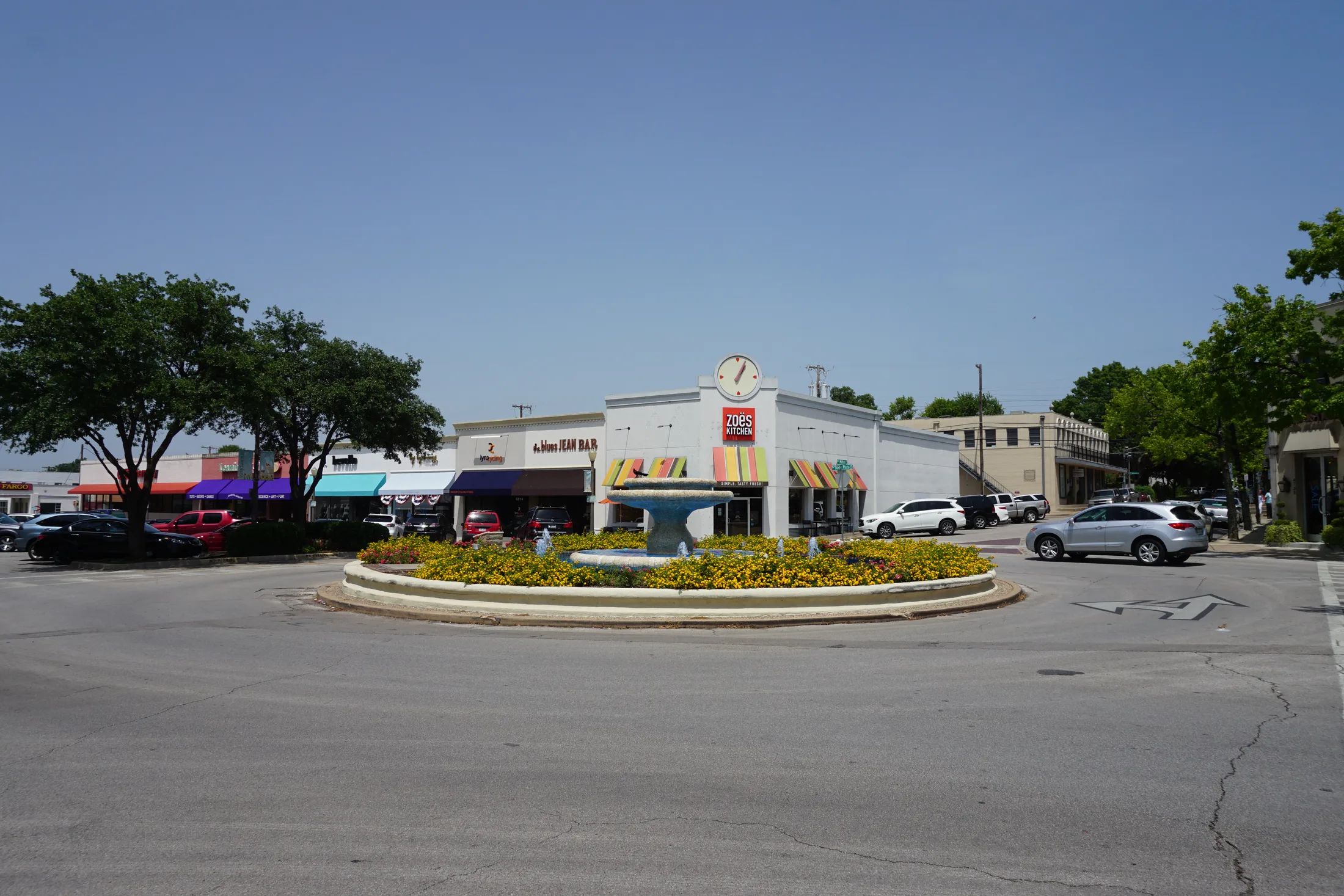 Snider Plaza streetscape in University Park, Texas